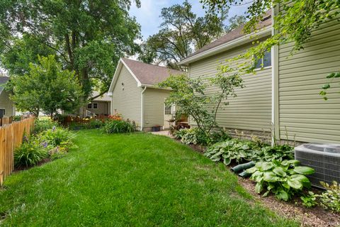 Tiny photo for 510 S Center Street, Flora, IN 46923 (MLS # 202626289)