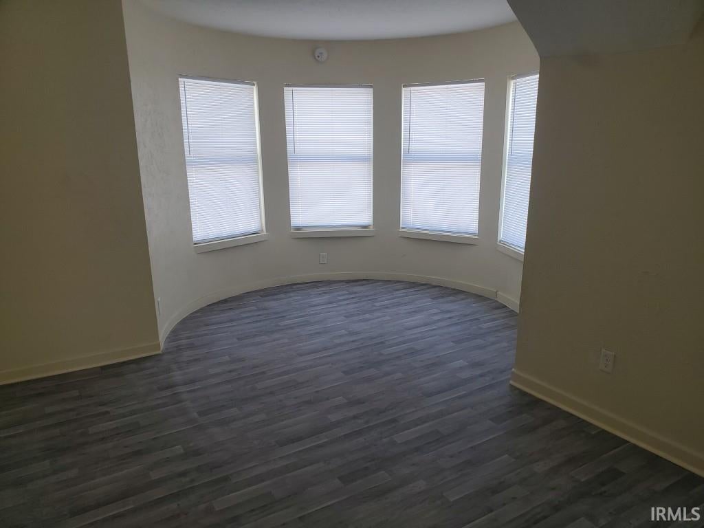 Photo of 1711 S Saint Joseph Street, South Bend, IN 46613 (MLS # 202627741)