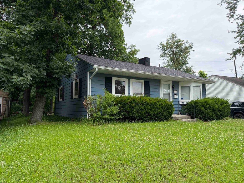 Photo of 4837 Calumet Avenue, Fort Wayne, IN 46806 (MLS # 202625631)
