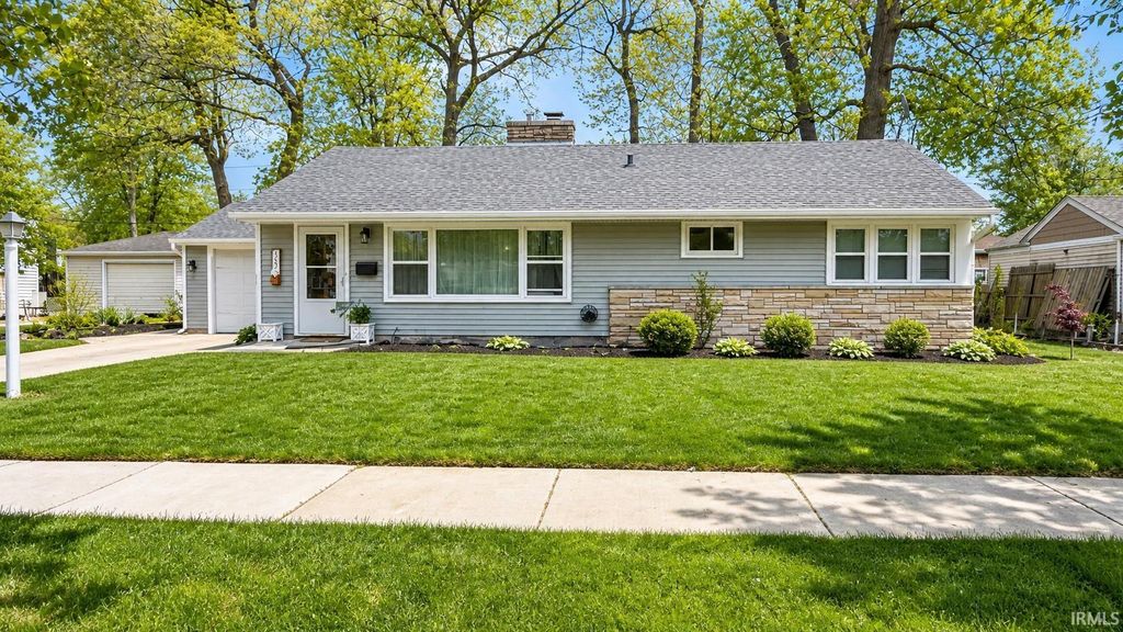 Photo of 233 N Ernest Street, Griffith, IN 46319 (MLS # 202616576)