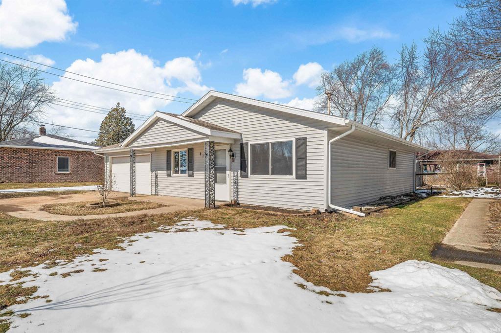 Photo of 412 E La Salle Avenue, Mishawaka, IN 46637 (MLS # 202606877)