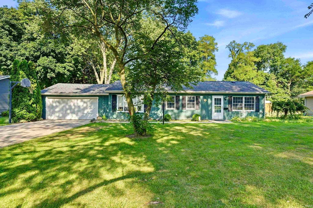 Photo of 518 N Meadow Lane, Kendallville, IN 46755 (MLS # 202631091)