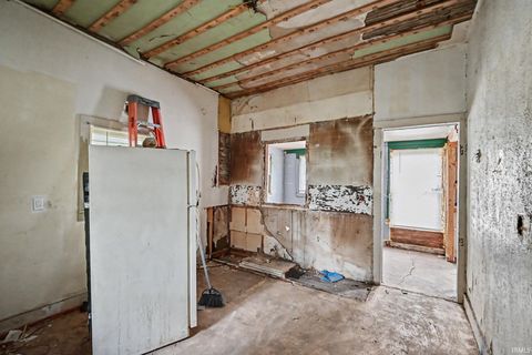 Tiny photo for 413 E 14th Street, Rochester, IN 46975 (MLS # 202629790)