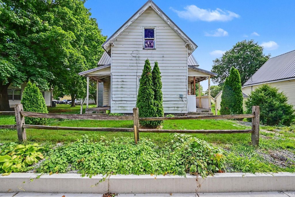 Photo of 413 E 14th Street, Rochester, IN 46975 (MLS # 202629790)