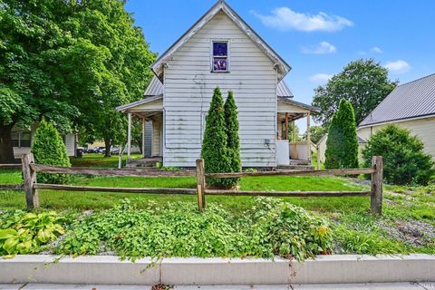 Tiny photo for 413 E 14th Street, Rochester, IN 46975 (MLS # 202629790)