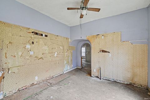 Tiny photo for 413 E 14th Street, Rochester, IN 46975 (MLS # 202629790)