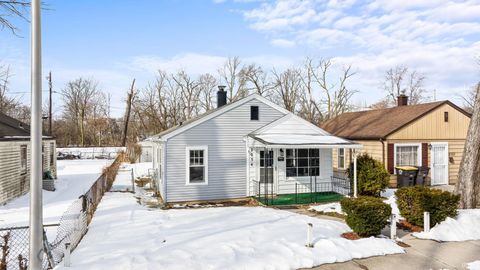 Photo of 2054 Pauline Street, Fort Wayne, IN 46802 (MLS # 202604602)