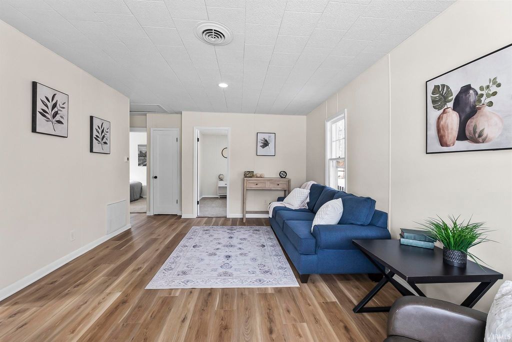 Photo of 2054 Pauline Street, Fort Wayne, IN 46802 (MLS # 202604602)