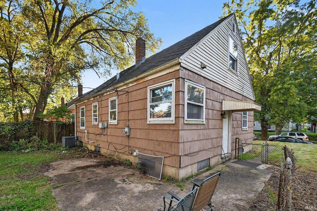 Photo of 1722 OBrien Street, South Bend, IN 46628 (MLS # 202641885)