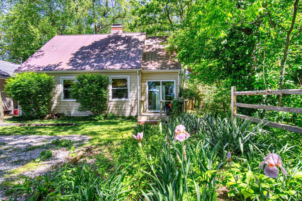 Photo of 1 Yorkshire Drive, Newburgh, IN 47630 (MLS # 202602013)