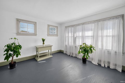 Tiny photo for 225 E Donald Street, South Bend, IN 46613 (MLS # 202643773)
