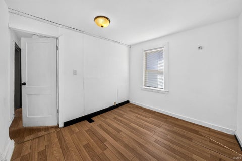 Tiny photo for 225 E Donald Street, South Bend, IN 46613 (MLS # 202643773)