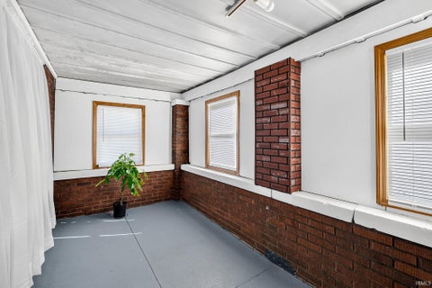 Tiny photo for 225 E Donald Street, South Bend, IN 46613 (MLS # 202643773)
