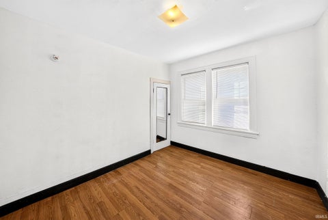 Tiny photo for 225 E Donald Street, South Bend, IN 46613 (MLS # 202643773)