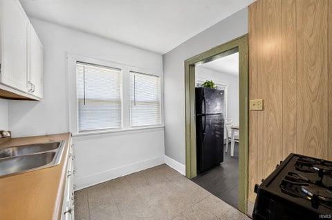 Tiny photo for 225 E Donald Street, South Bend, IN 46613 (MLS # 202643773)