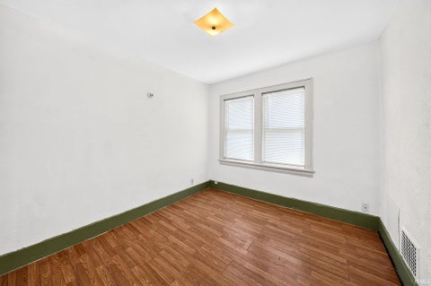 Tiny photo for 225 E Donald Street, South Bend, IN 46613 (MLS # 202643773)