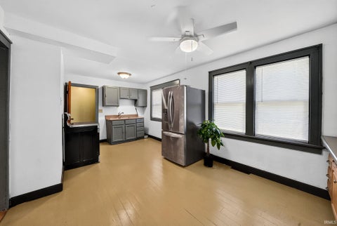 Tiny photo for 225 E Donald Street, South Bend, IN 46613 (MLS # 202643773)