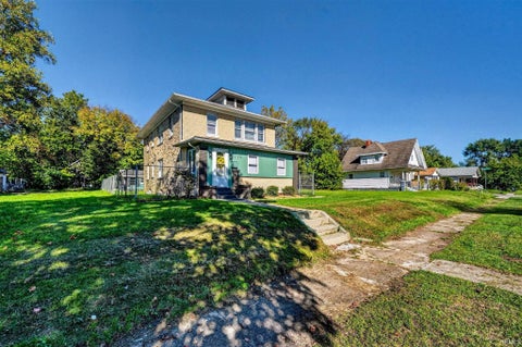Tiny photo for 225 E Donald Street, South Bend, IN 46613 (MLS # 202643773)
