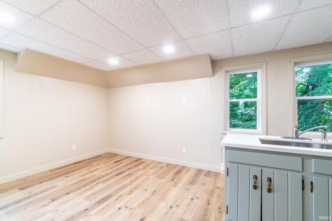 Tiny photo for 804 N Harrison Street, Syracuse, IN 46567 (MLS # 202541896)