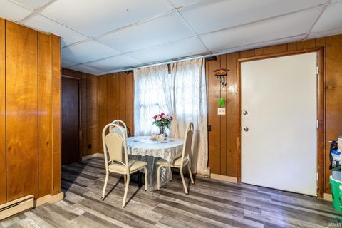 Tiny photo for 804 N Harrison Street, Syracuse, IN 46567 (MLS # 202541896)