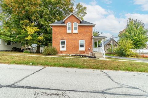 Tiny photo for 804 N Harrison Street, Syracuse, IN 46567 (MLS # 202541896)