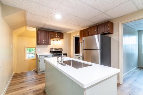 Tiny photo for 804 N Harrison Street, Syracuse, IN 46567 (MLS # 202541896)