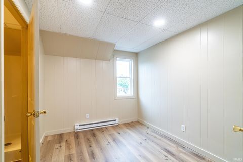 Tiny photo for 804 N Harrison Street, Syracuse, IN 46567 (MLS # 202541896)