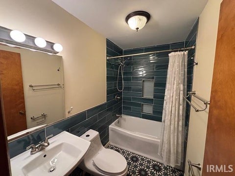 Tiny photo for 910 E 11th Street, Fowler, IN 47944 (MLS # 202644960)