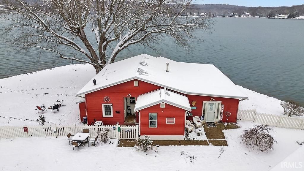 Photo of 9405 E Southshore Drive, Unionville, IN 47468 (MLS # 202548065)