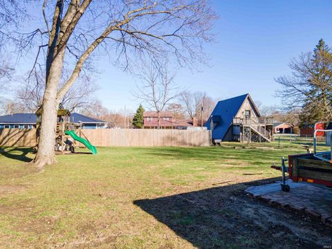 Tiny photo for 502 Seward Lane, Fairmount, IN 46928 (MLS # 202542679)