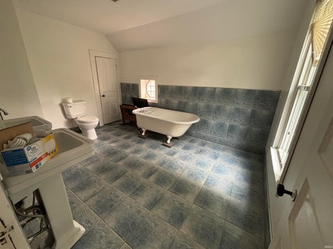 Tiny photo for 526 Dowling Street, Kendallville, IN 46755 (MLS # 202628543)