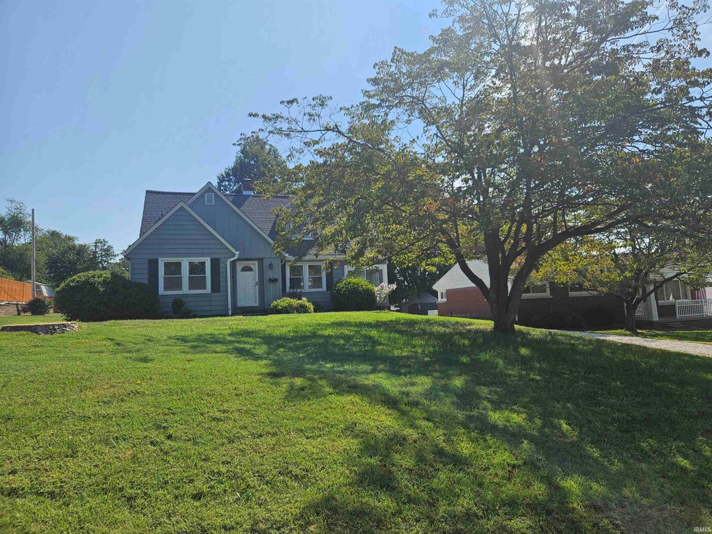 Photo of 1416 Hathaway Avenue, Evansville, IN 47712 (MLS # 202635877)
