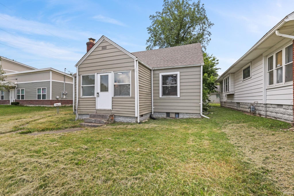Photo of 811 E Memorial Drive, Muncie, IN 47302 (MLS # 202636862)