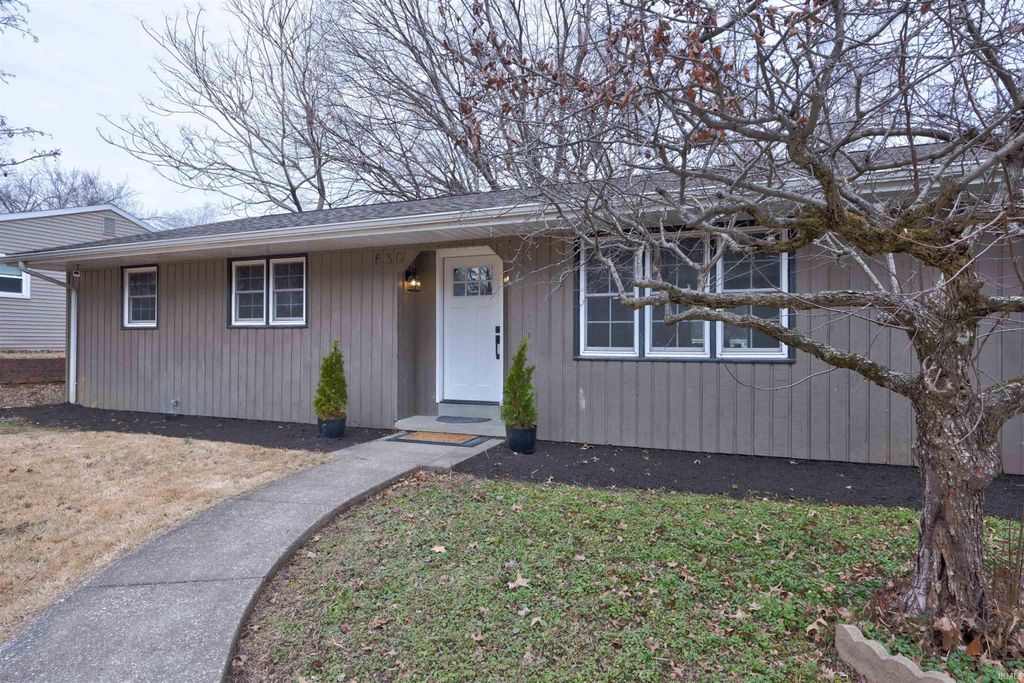 Photo of 630 E Main Street, Newburgh, IN 47630 (MLS # 202606217)