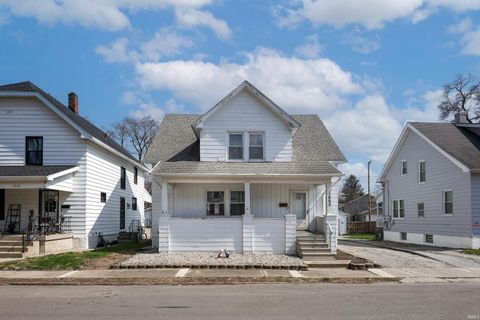Photo of 1802 Bayer Avenue, Fort Wayne, IN 46805 (MLS # 202610195)