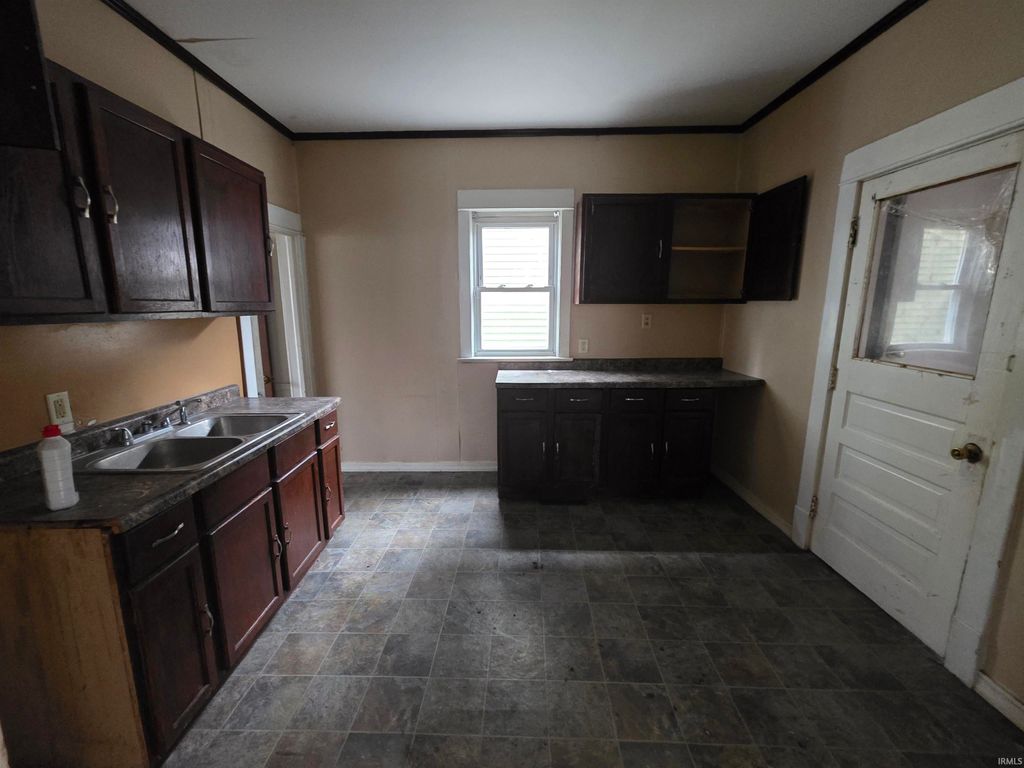 Photo of 320 E Fox Street, South Bend, IN 46613 (MLS # 202613241)