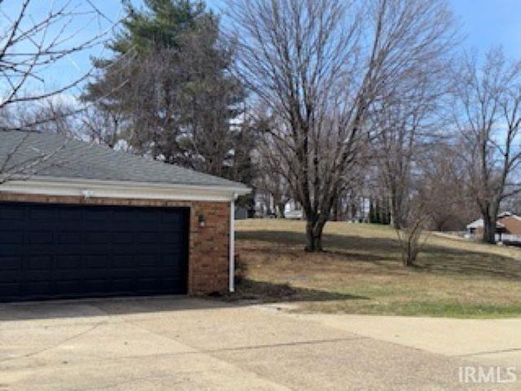 Photo of 5555 Lakeside Drive, Newburgh, IN 47630 (MLS # 202606440)