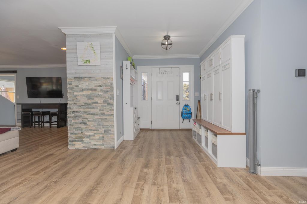 Photo of 5555 Lakeside Drive, Newburgh, IN 47630 (MLS # 202606440)