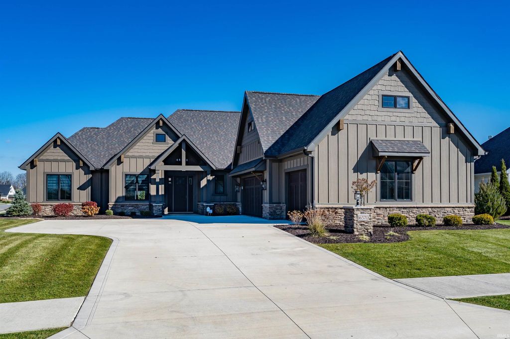 Photo of 16570 Chilton Cove, Huntertown, IN 46748 (MLS # 202545019)