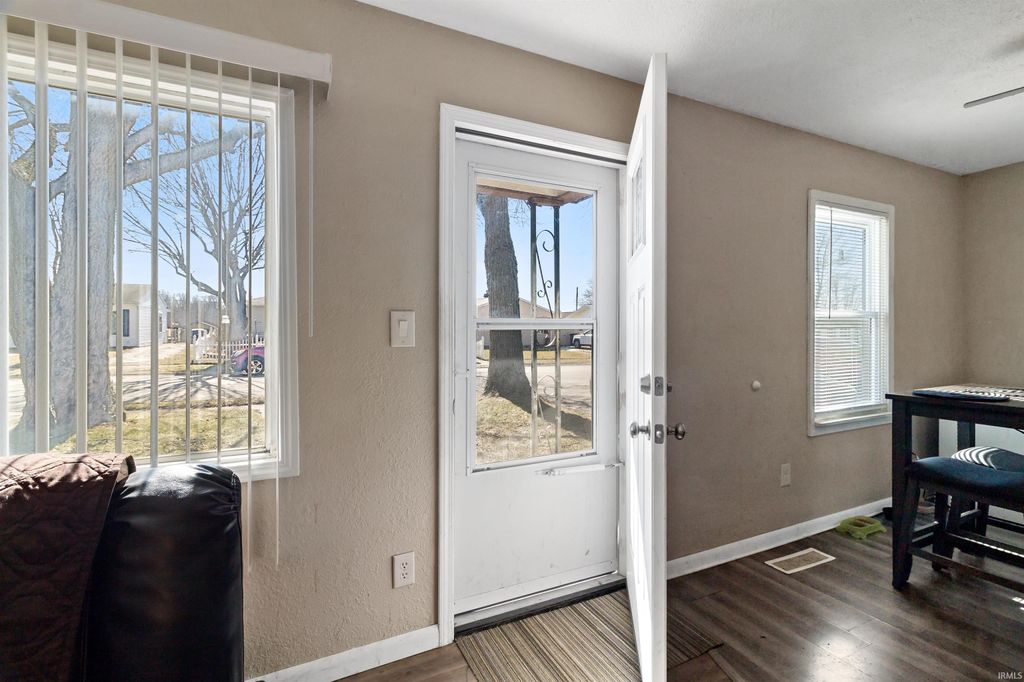 Photo of 1113 E Grant Street, Marion, IN 46952 (MLS # 202606132)