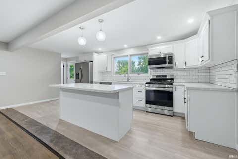 Tiny photo for 904 W 9th Street, Rochester, IN 46975 (MLS # 202621994)