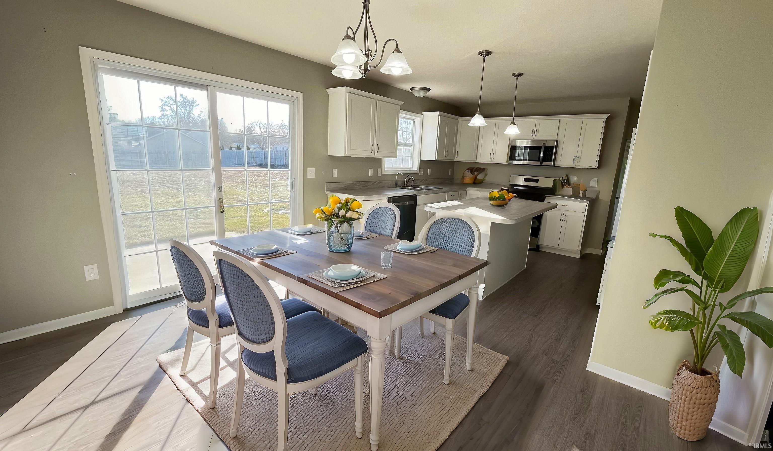 Elkhart, Indiana 46514, United States, 3 Bedrooms Bedrooms, ,3 BathroomsBathrooms,Residential,Active,20039