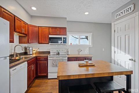 Tiny photo for 10955 E 400 SOUTH, Greentown, IN 46936 (MLS # 202602360)