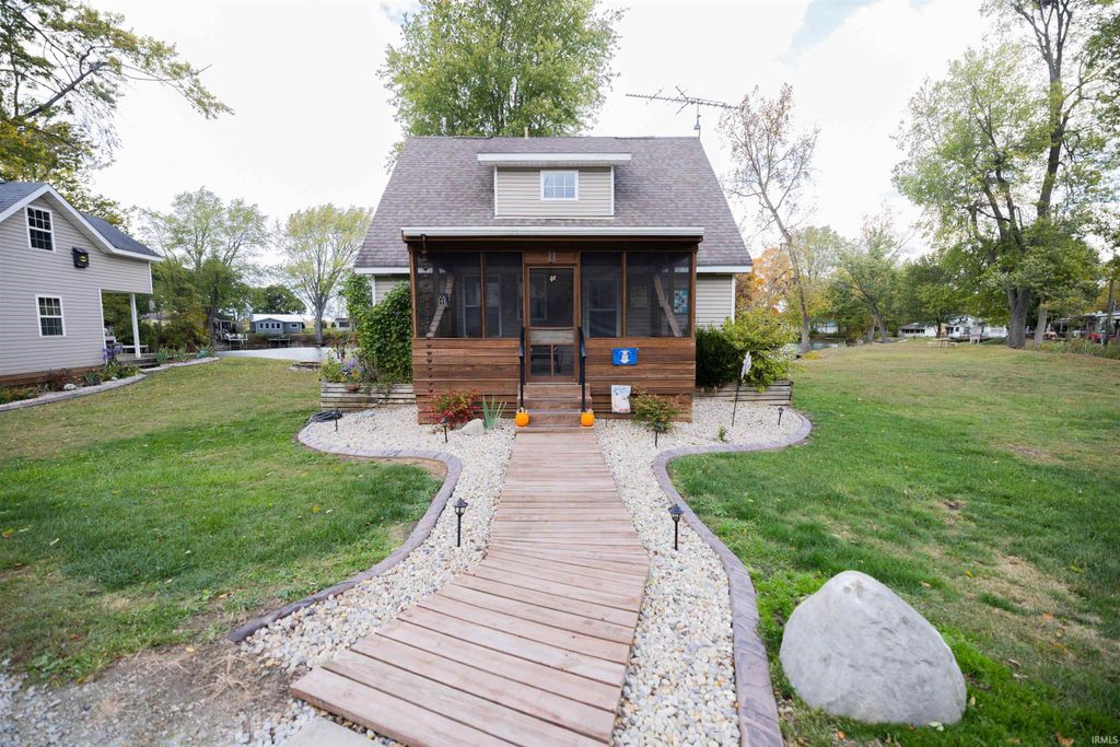 Photo of 5711 W County Road 1070 N Lots#10,11,12, Gaston, IN 47342 (MLS # 202543649)