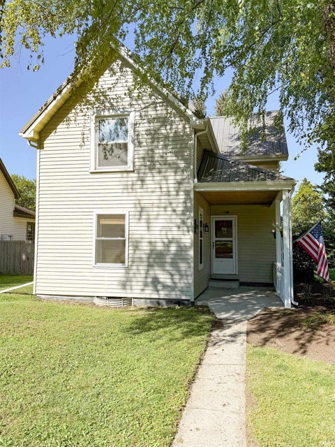Photo of 501 W 2ND Avenue, Garrett, IN 46738 (MLS # 202635198)