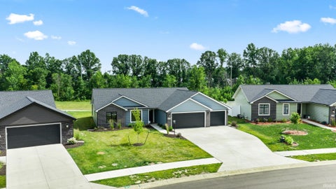 Photo of 884 Lagonda Trail, Fort Wayne, IN 46818 (MLS # 202638775)