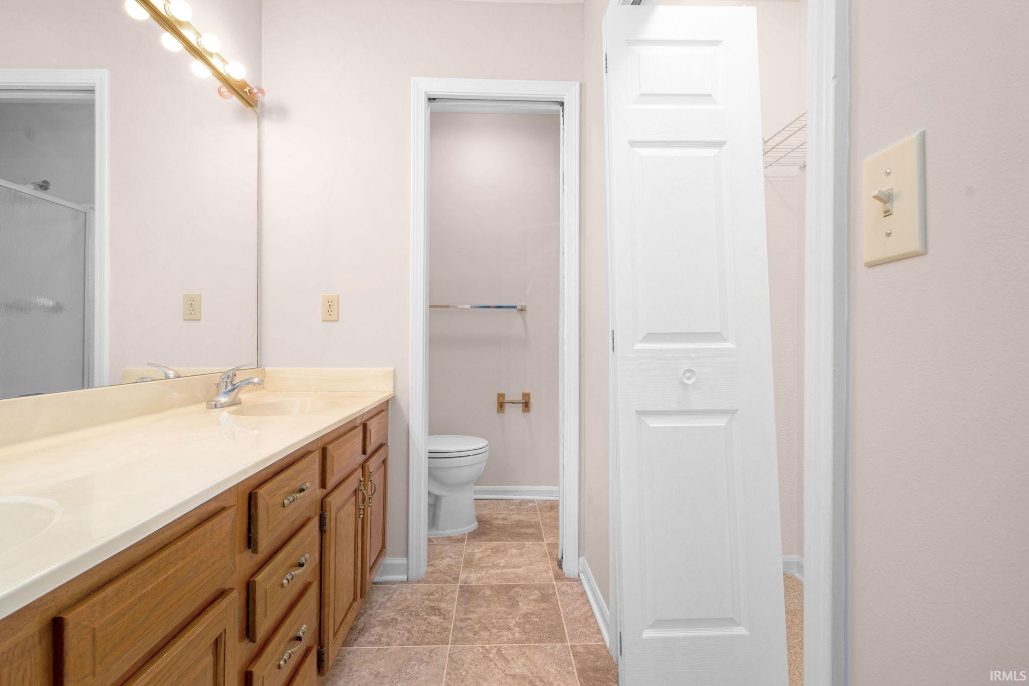 South Bend, Indiana 46615, United States, 2 Bedrooms Bedrooms, ,2 BathroomsBathrooms,Residential,Pending,247379