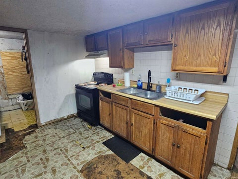 Tiny photo for 402 E Marion Street, Converse, IN 46919 (MLS # 202638410)