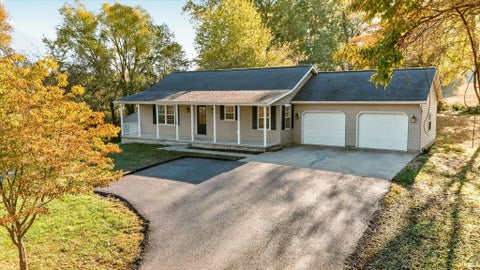 Tiny photo for 797 Rolling Hills Estate Drive, Washington, IN 47501 (MLS # 202643838)