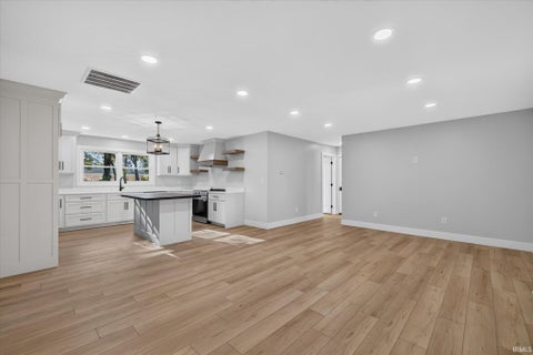 Tiny photo for 797 Rolling Hills Estate Drive, Washington, IN 47501 (MLS # 202643838)